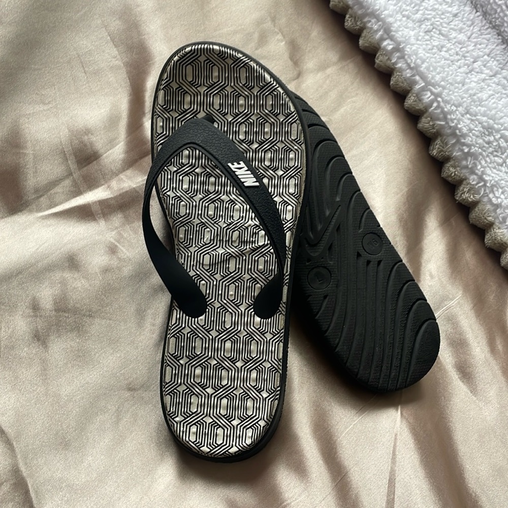 NIKE, Flip Flops, Worn Once, W6